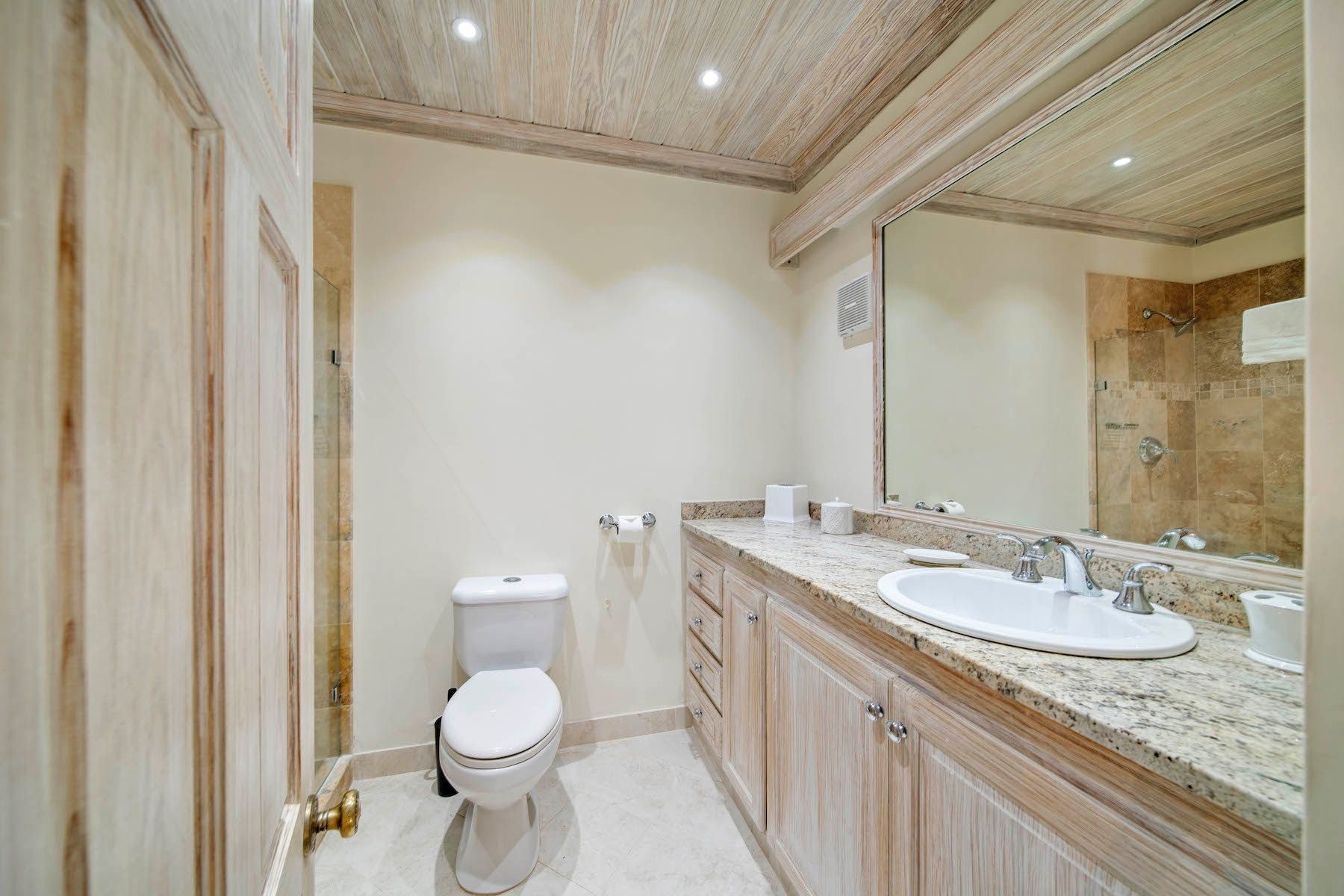 Sandalwood House villa photo.